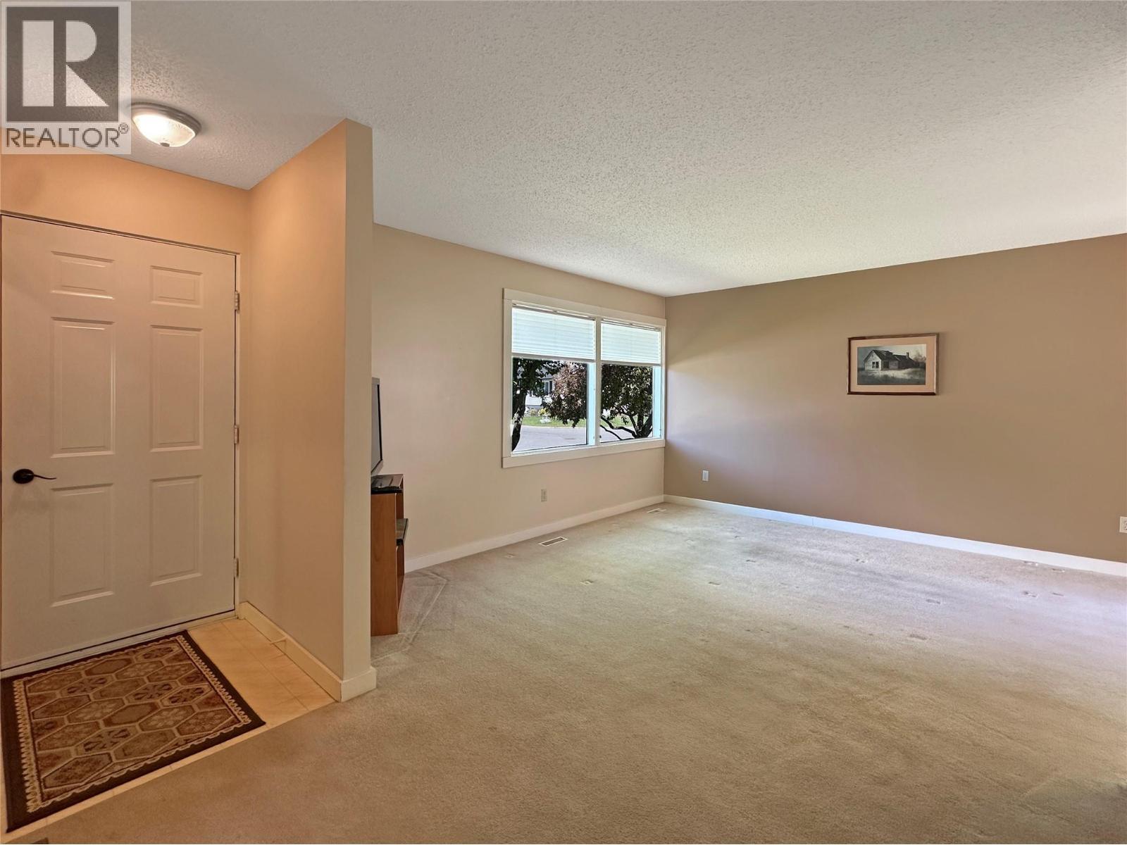 2501 3Rd Street S, Cranbrook, BC - Indoor Photo Showing Other Room