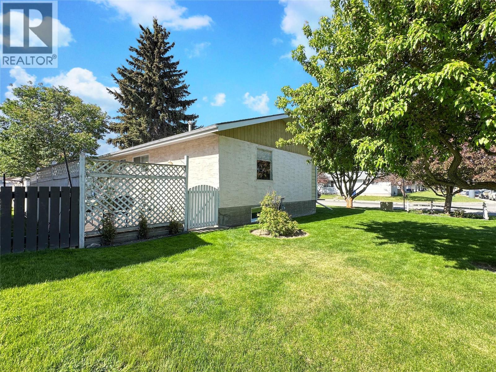 2501 3Rd Street S, Cranbrook, BC - Outdoor