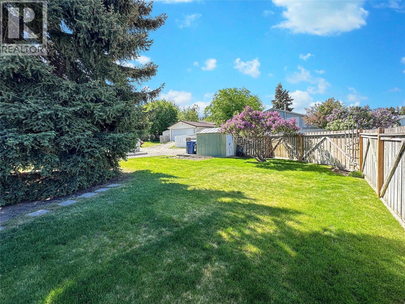 2501 3Rd Street S, Cranbrook, BC - Outdoor