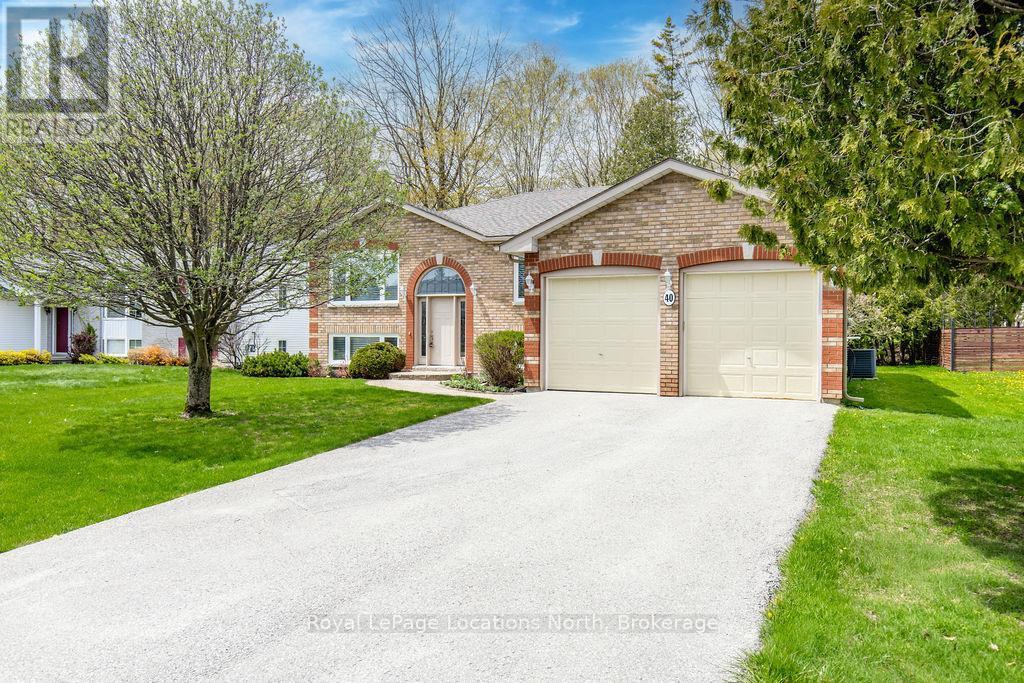 40 Fairway Crescent, Wasaga Beach, ON - Outdoor With Facade