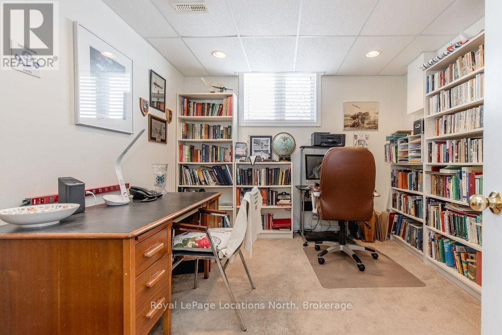 40 Fairway Crescent, Wasaga Beach, ON - Indoor Photo Showing Office