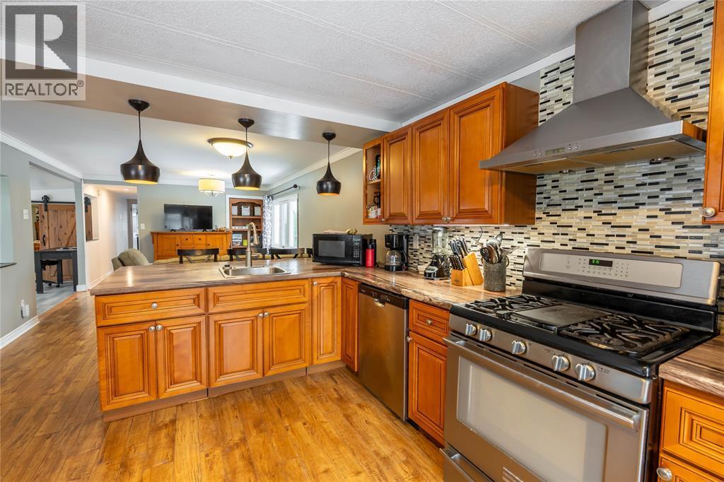 1940 London Line Unit# 84, Sarnia, ON - Indoor Photo Showing Kitchen