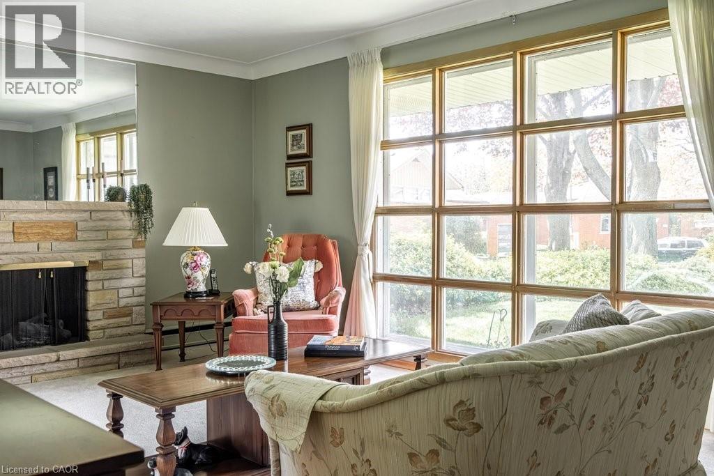 23 Keen Court, Hamilton, ON - Indoor Photo Showing Living Room With Fireplace