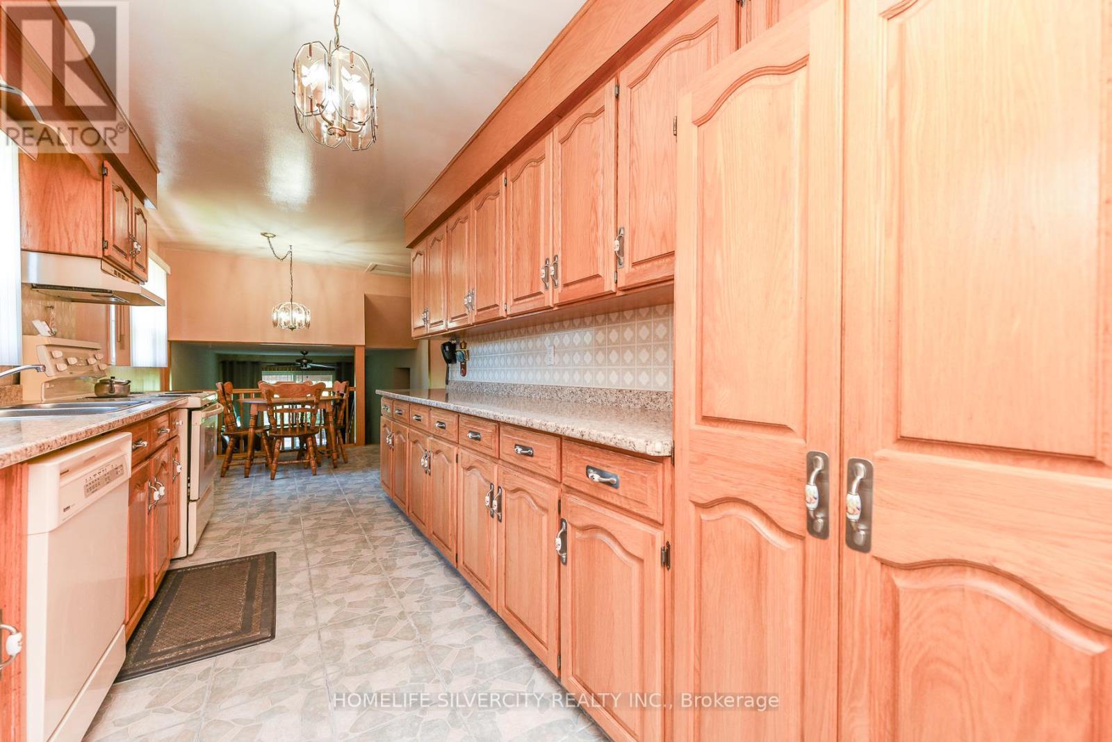 7378 Bybrook Drive, Mississauga, ON - Indoor Photo Showing Kitchen