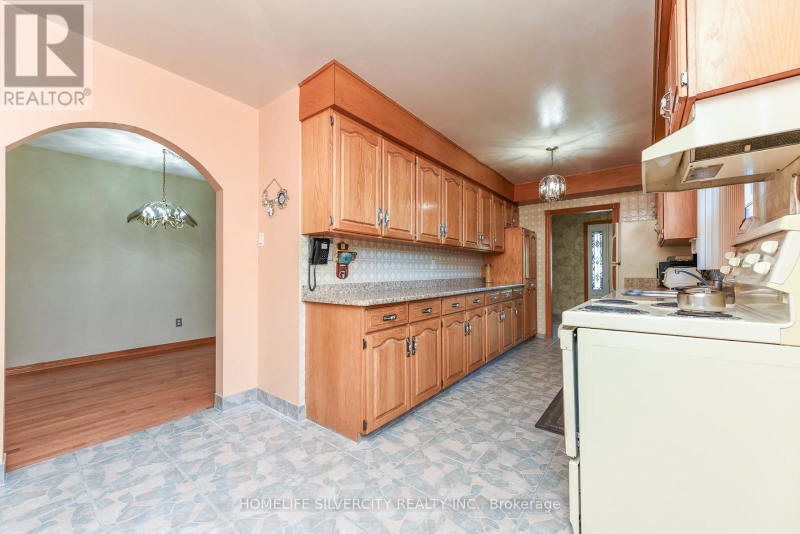 7378 Bybrook Drive, Mississauga, ON - Indoor Photo Showing Kitchen