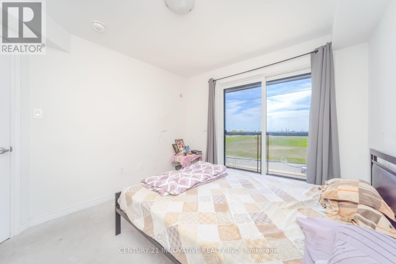 4 - 624 Rexdale Boulevard, Toronto, ON - Indoor Photo Showing Bedroom