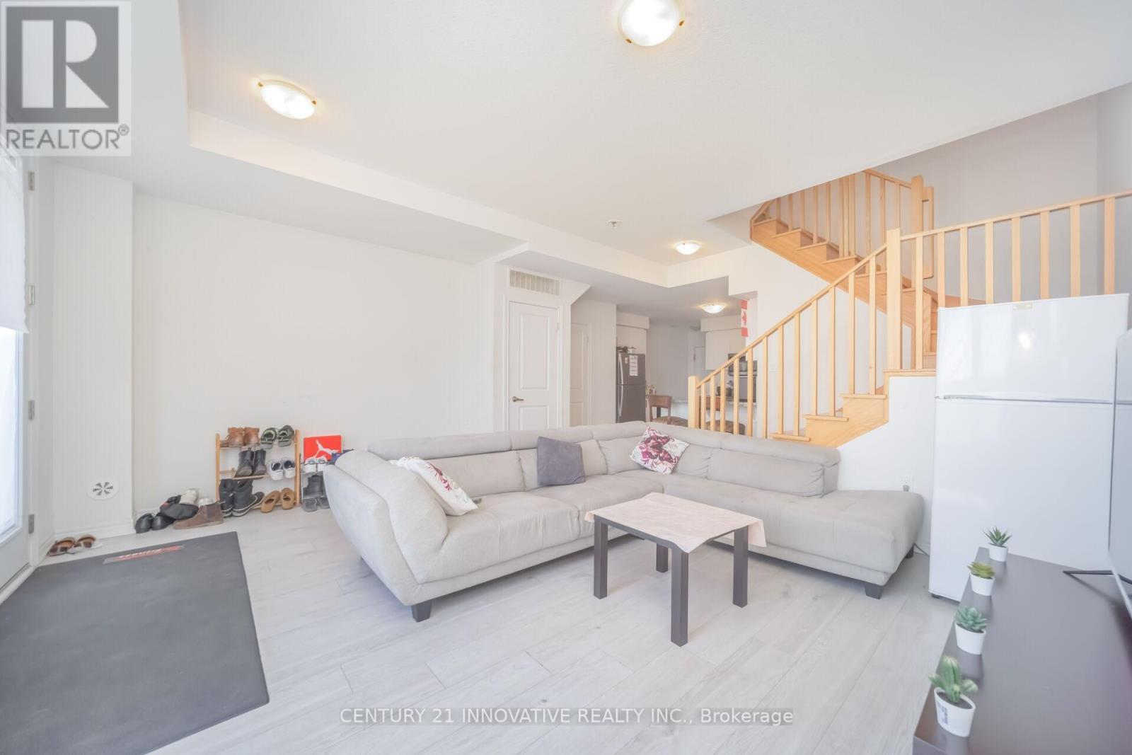 4 - 624 Rexdale Boulevard, Toronto, ON - Indoor Photo Showing Living Room