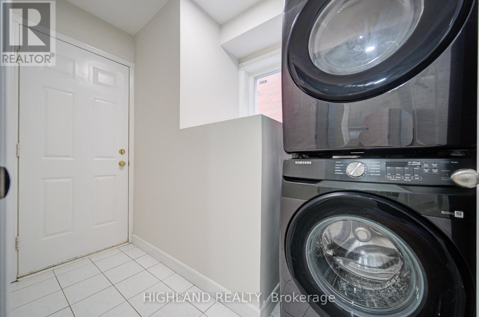4777 Crystal Rose Drive, Mississauga, ON - Indoor Photo Showing Laundry Room