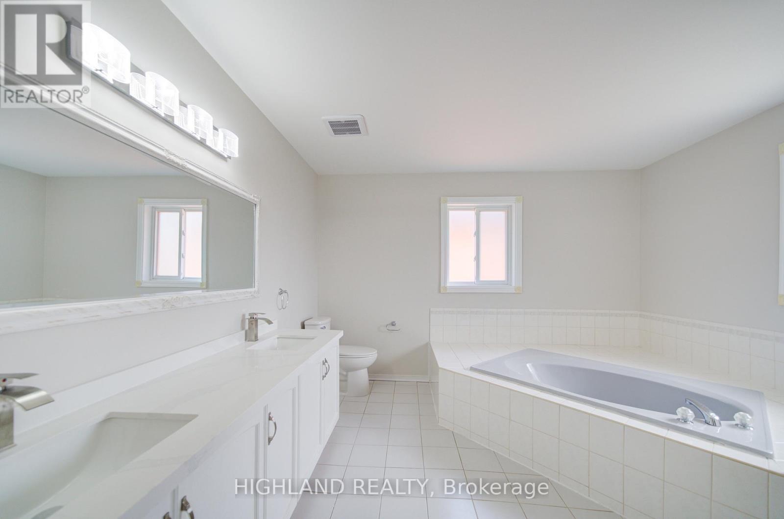 4777 Crystal Rose Drive, Mississauga, ON - Indoor Photo Showing Bathroom