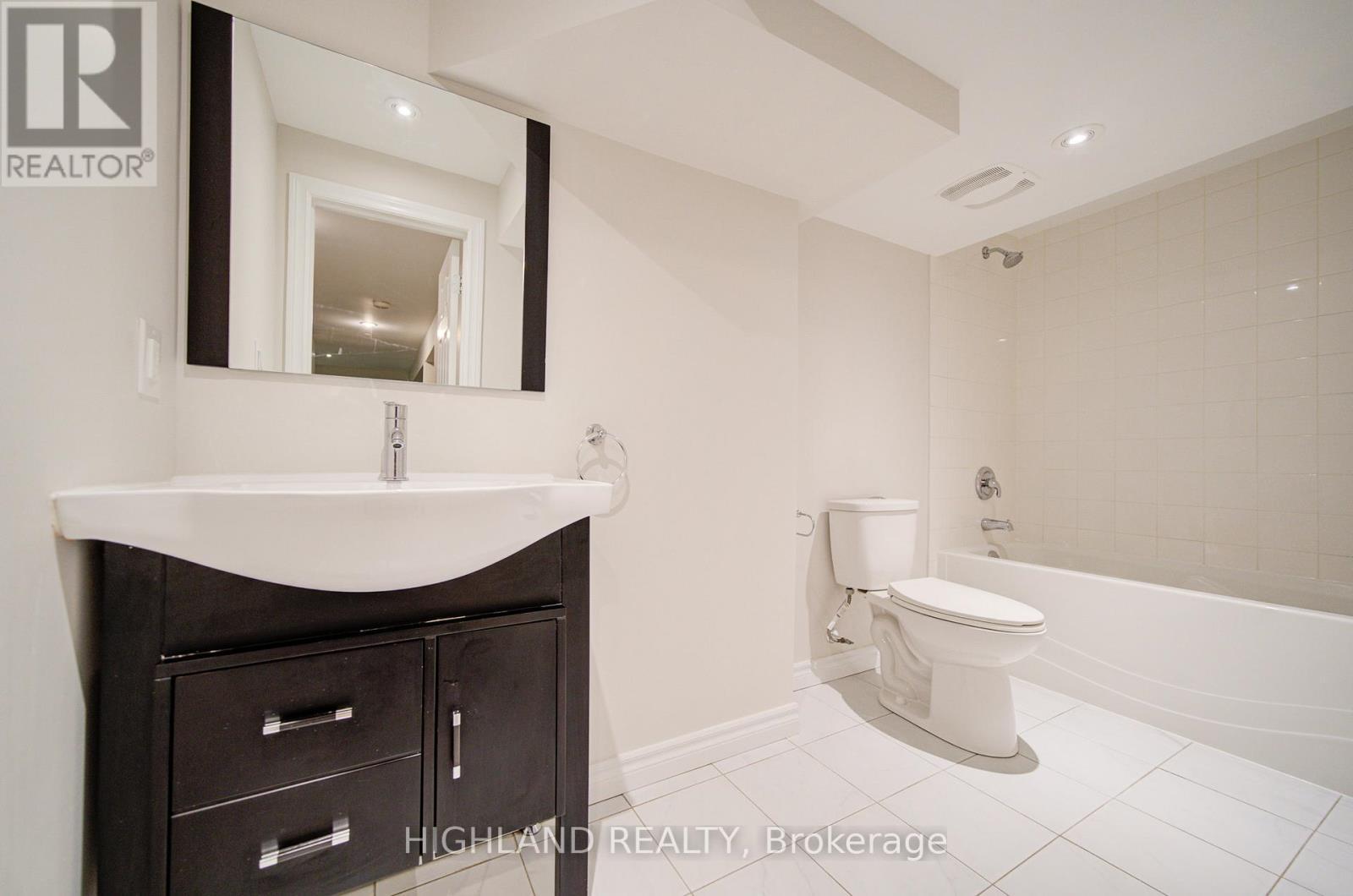 4777 Crystal Rose Drive, Mississauga, ON - Indoor Photo Showing Bathroom