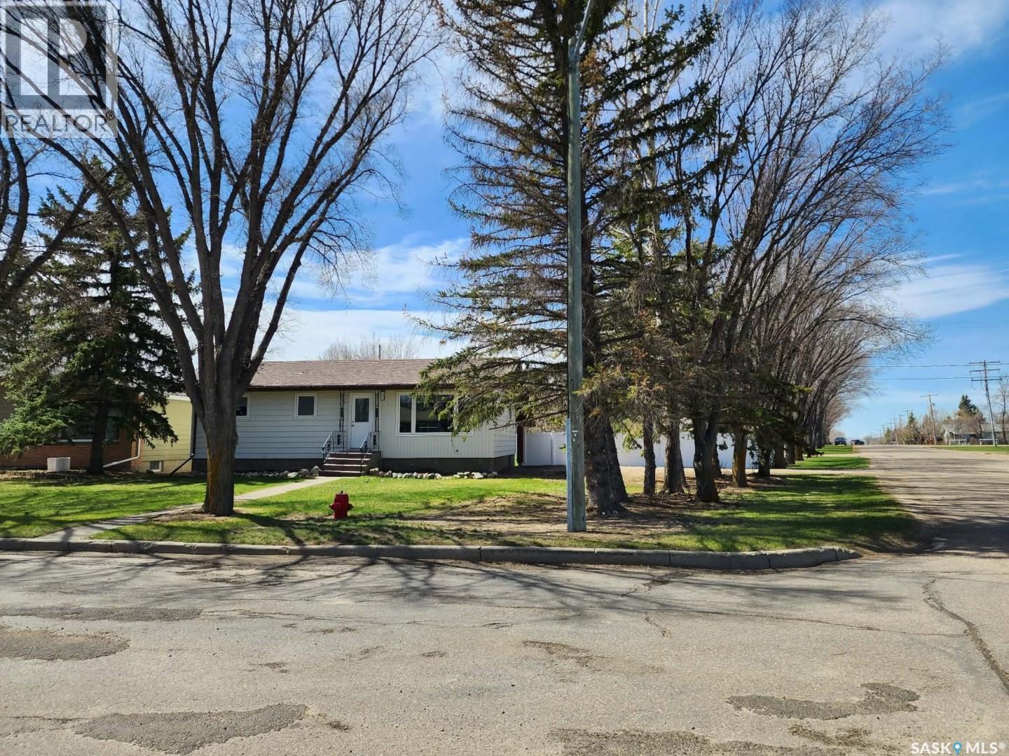 891 2Nd Street E, Shaunavon, SK - Outdoor With View