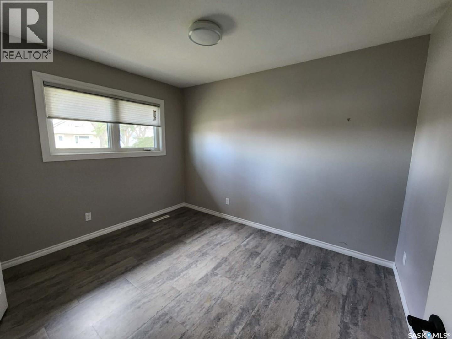 891 2Nd Street E, Shaunavon, SK - Indoor Photo Showing Other Room