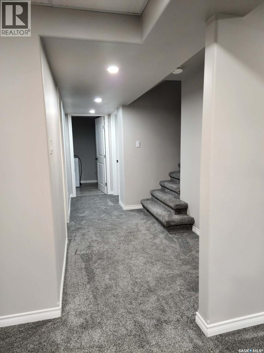 891 2Nd Street E, Shaunavon, SK - Indoor Photo Showing Other Room