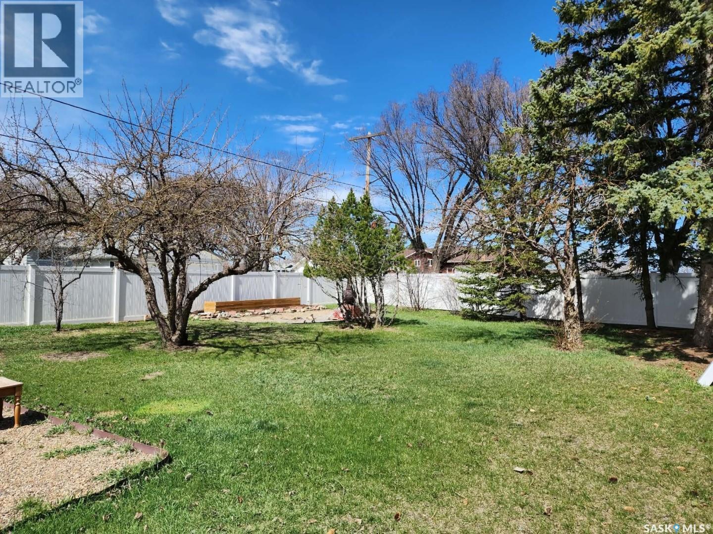 891 2Nd Street E, Shaunavon, SK - Outdoor