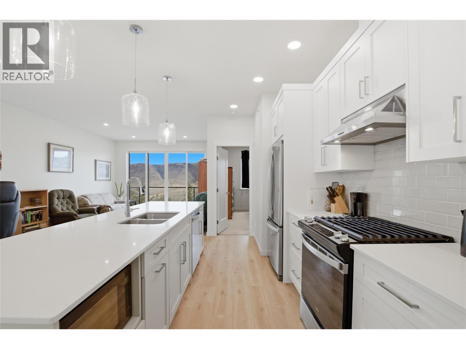 1799 Babine Avenue Unit# 114, Kamloops, BC - Indoor Photo Showing Kitchen With Double Sink With Upgraded Kitchen