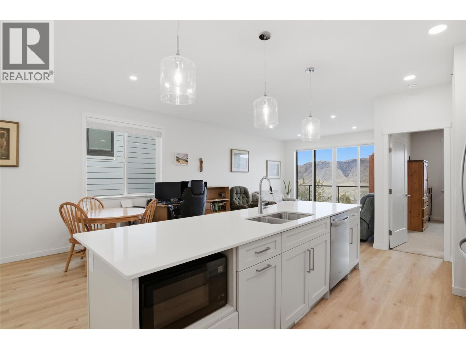 1799 Babine Avenue Unit# 114, Kamloops, BC - Indoor Photo Showing Kitchen With Double Sink
