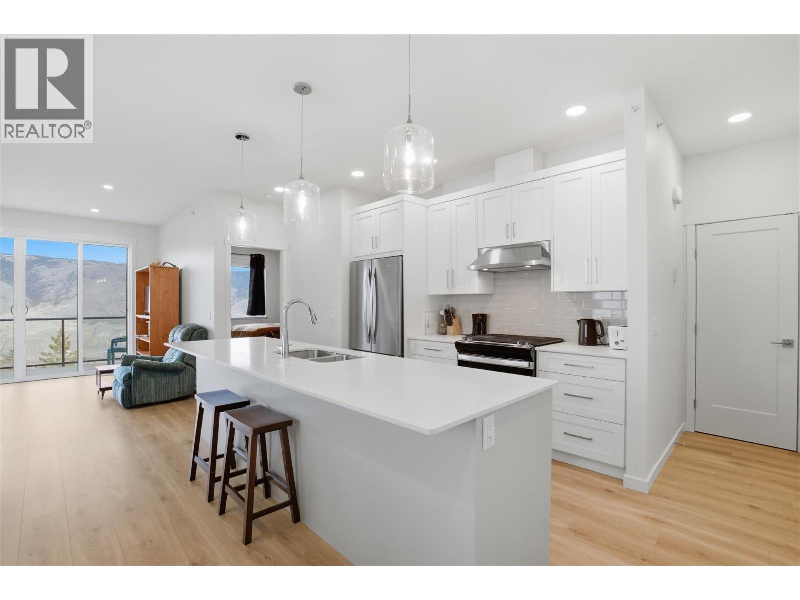 1799 Babine Avenue Unit# 114, Kamloops, BC - Indoor Photo Showing Kitchen With Double Sink With Upgraded Kitchen