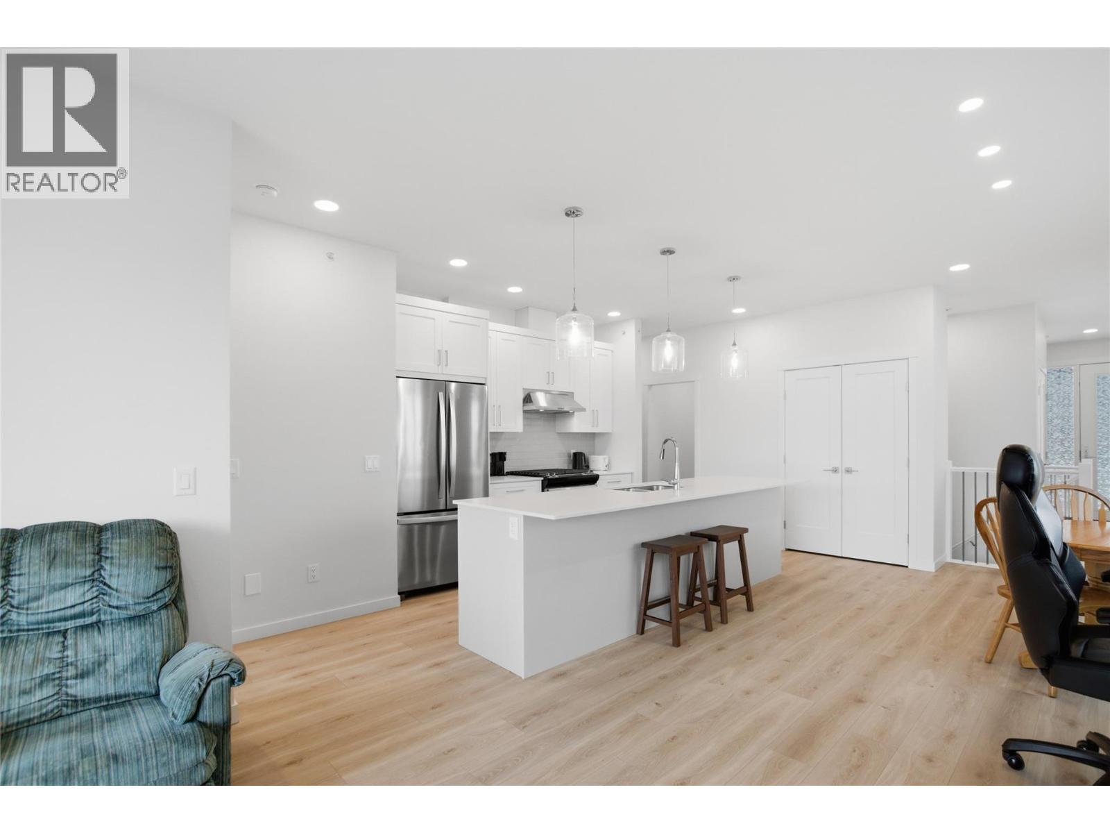 1799 Babine Avenue Unit# 114, Kamloops, BC - Indoor Photo Showing Kitchen With Upgraded Kitchen