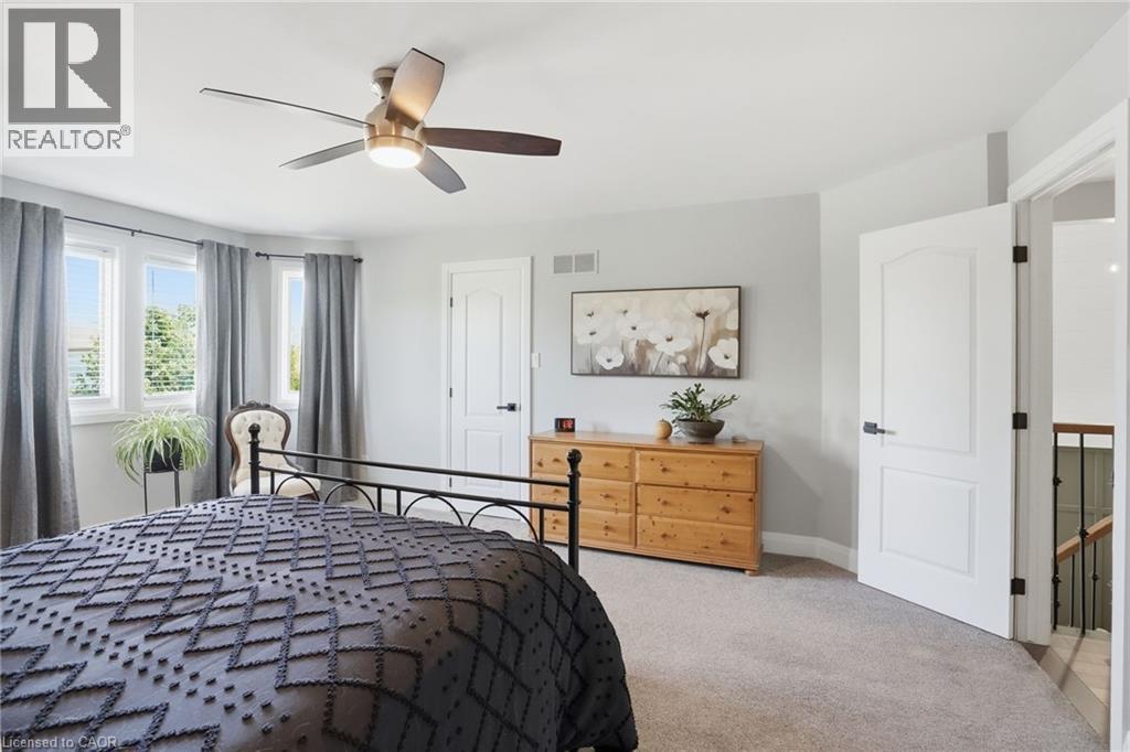 1300 Silvan Forest Drive, Burlington, ON - Indoor Photo Showing Bedroom