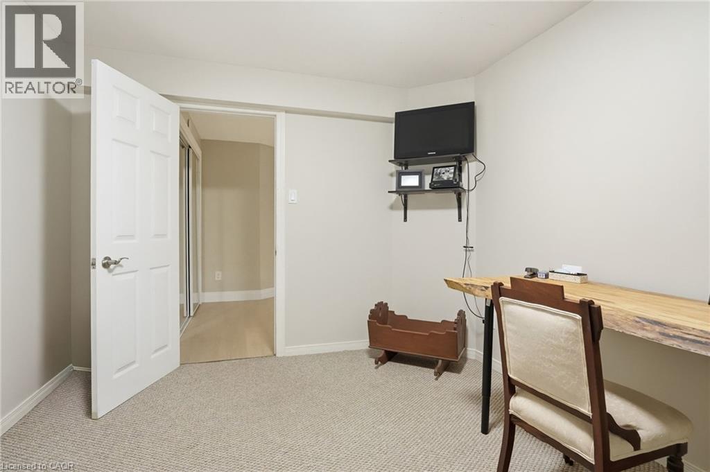 1300 Silvan Forest Drive, Burlington, ON - Indoor