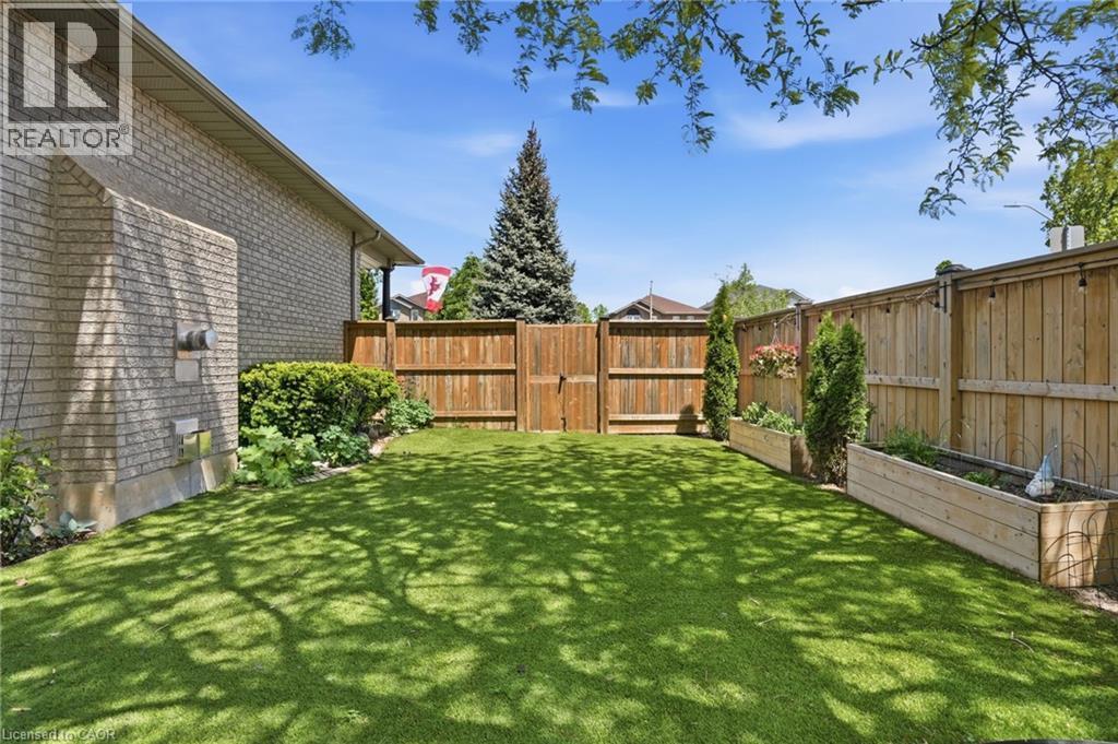 1300 Silvan Forest Drive, Burlington, ON - Outdoor