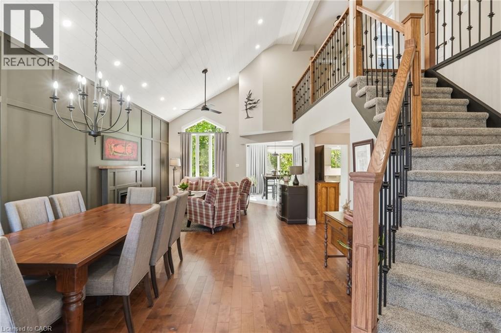 1300 Silvan Forest Drive, Burlington, ON - Indoor Photo Showing Other Room