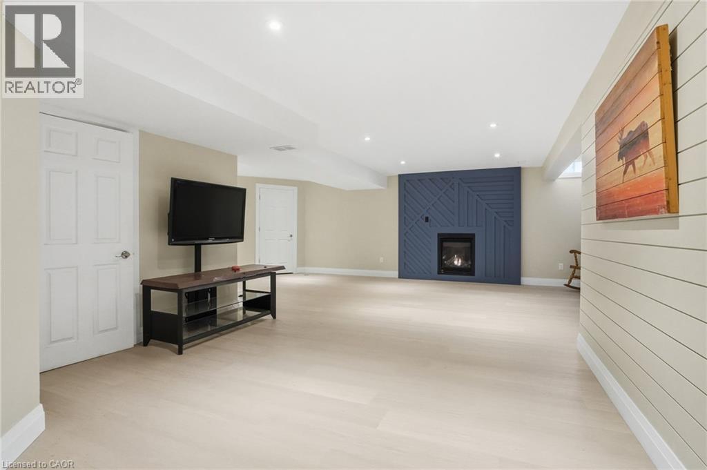 1300 Silvan Forest Drive, Burlington, ON - Indoor With Fireplace