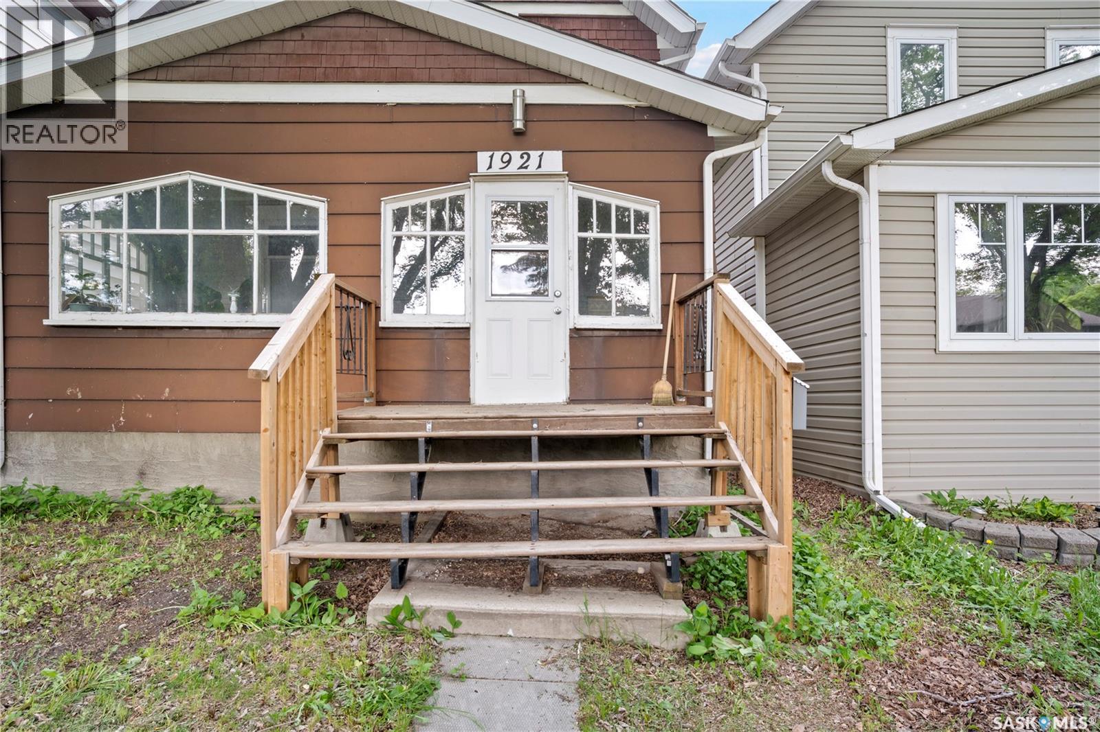 1921 Garnet Street, Regina, SK - Outdoor