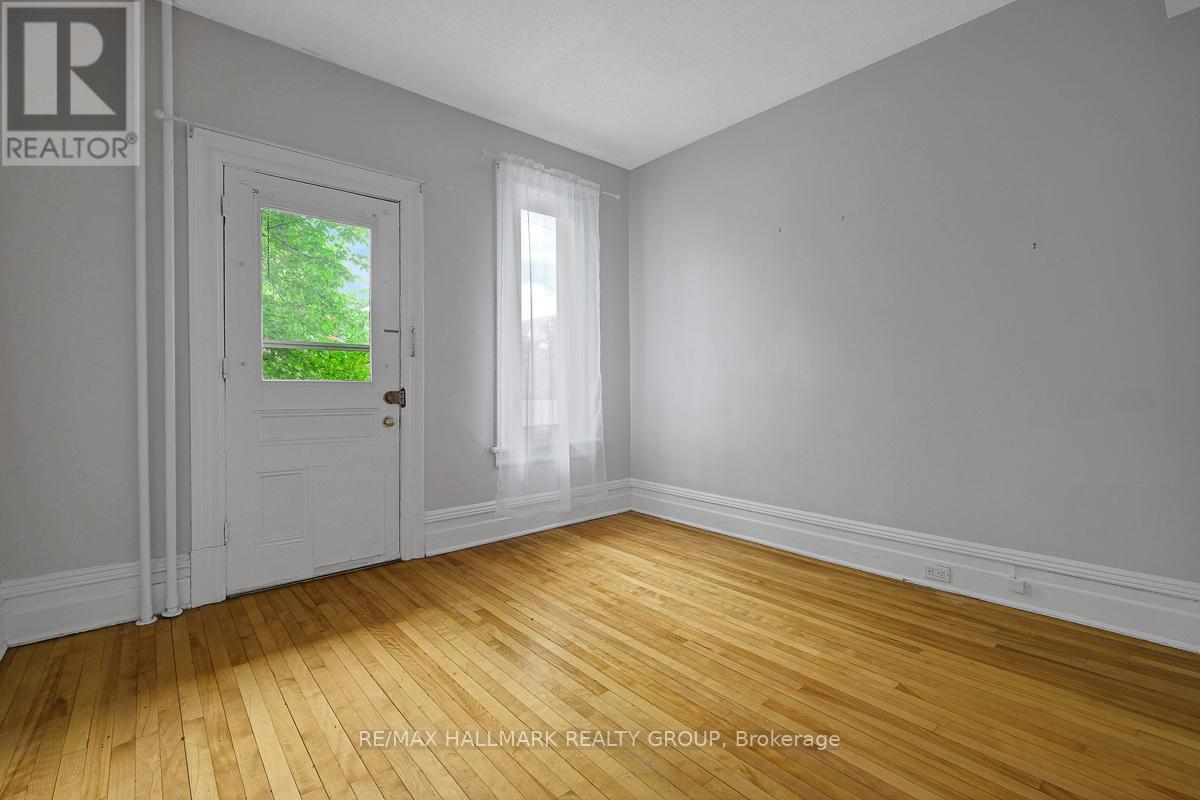 120 Strathcona Avenue, Ottawa, ON - Indoor Photo Showing Other Room