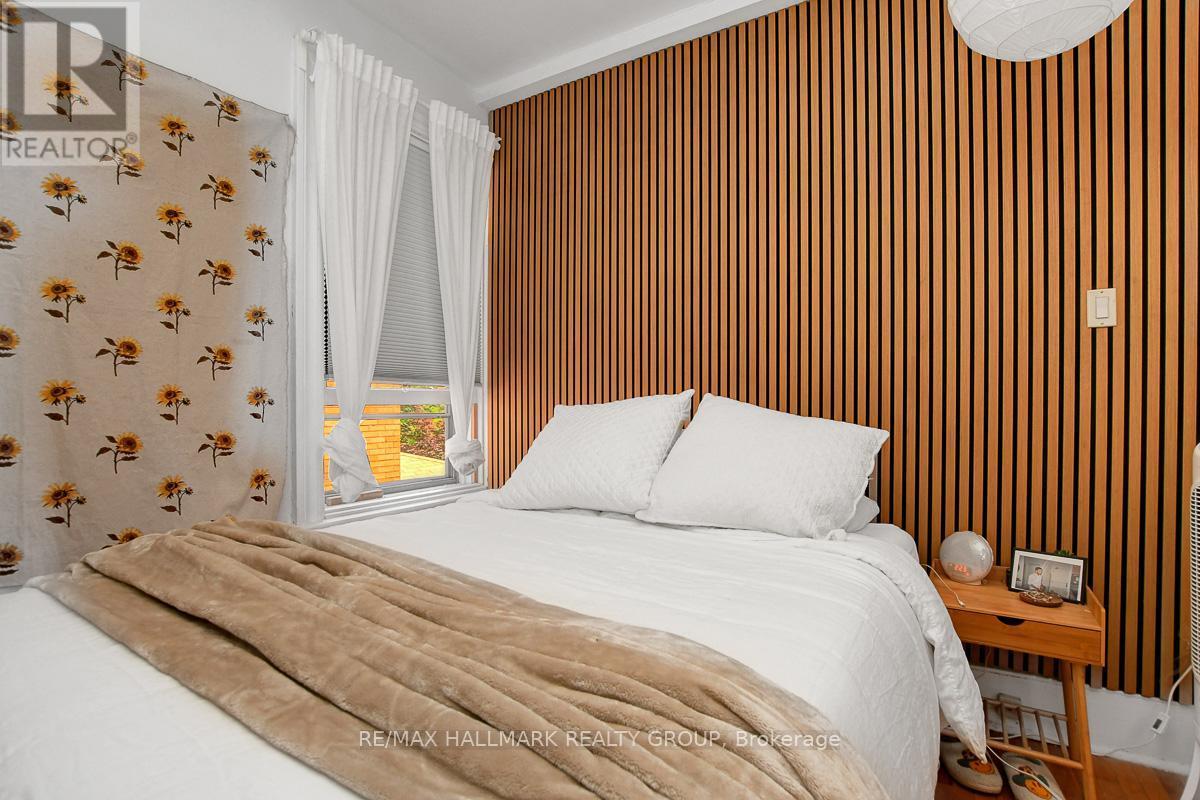 120 Strathcona Avenue, Ottawa, ON - Indoor Photo Showing Bedroom