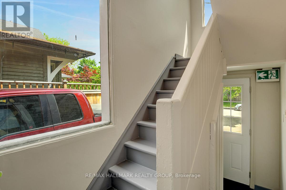 120 Strathcona Avenue, Ottawa, ON - Indoor Photo Showing Other Room
