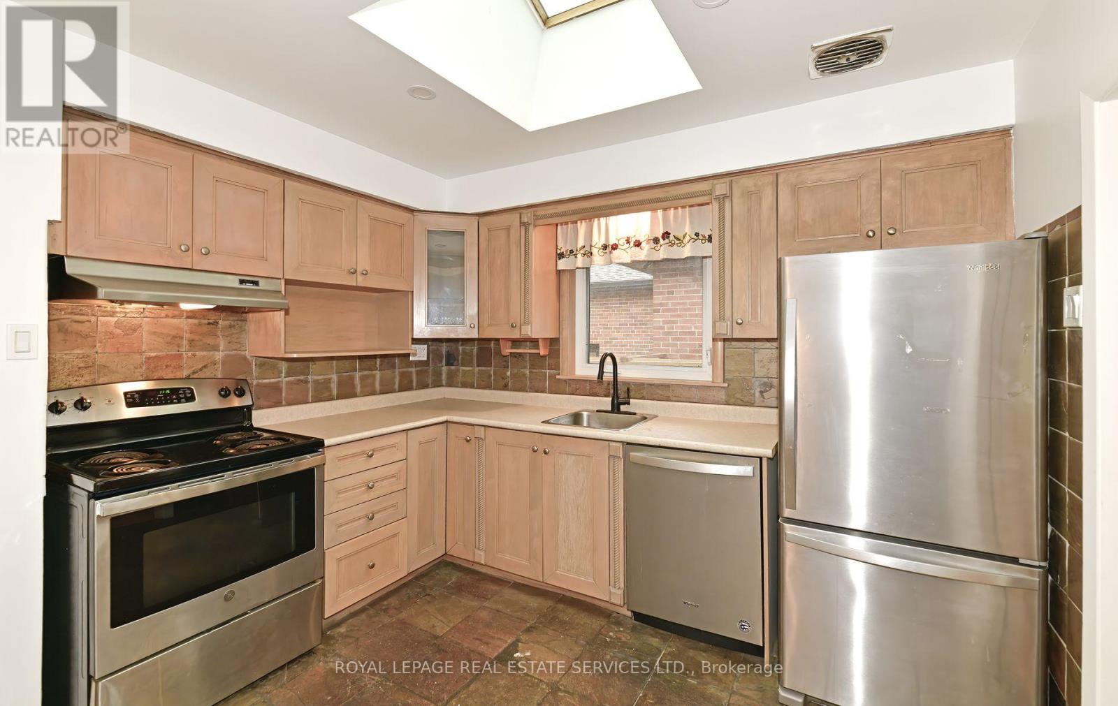 3 Kellogg Street, Toronto, ON - Indoor Photo Showing Kitchen With Stainless Steel Kitchen