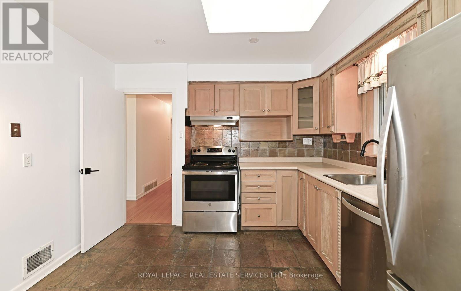 3 Kellogg Street, Toronto, ON - Indoor Photo Showing Kitchen With Stainless Steel Kitchen