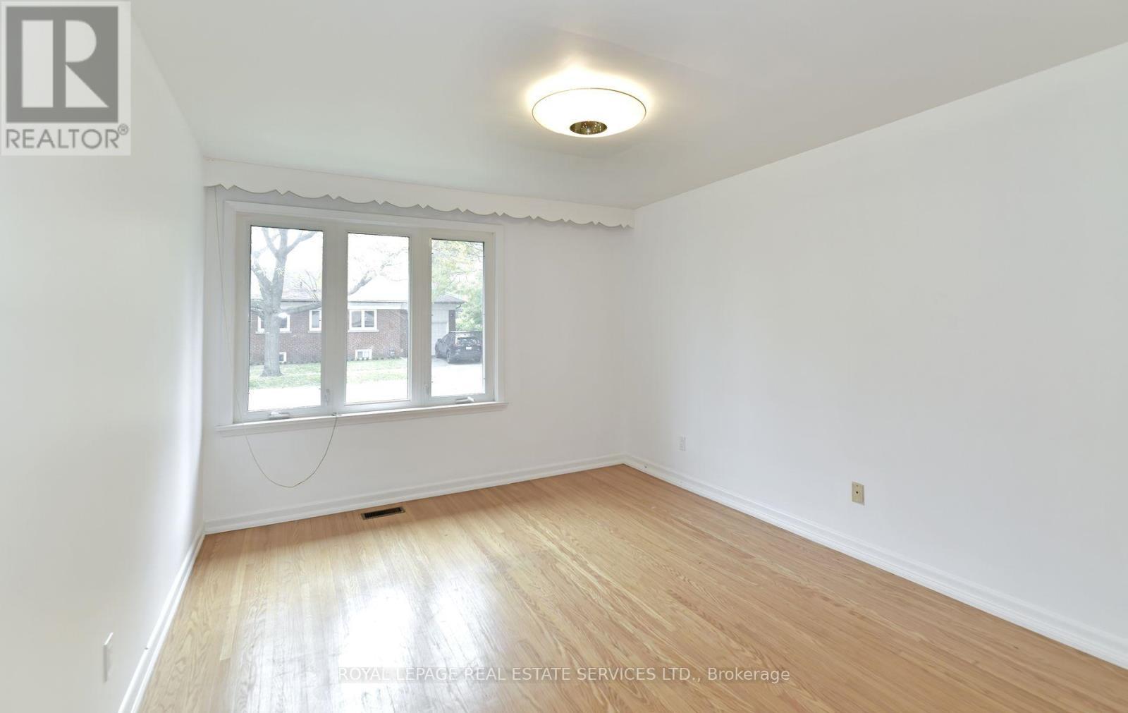 3 Kellogg Street, Toronto, ON - Indoor Photo Showing Other Room