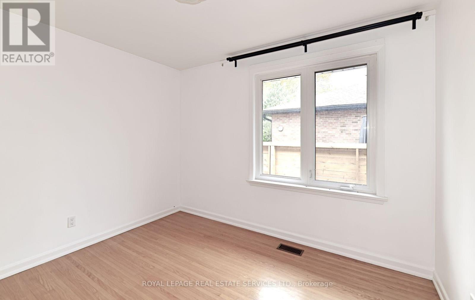 3 Kellogg Street, Toronto, ON - Indoor Photo Showing Other Room