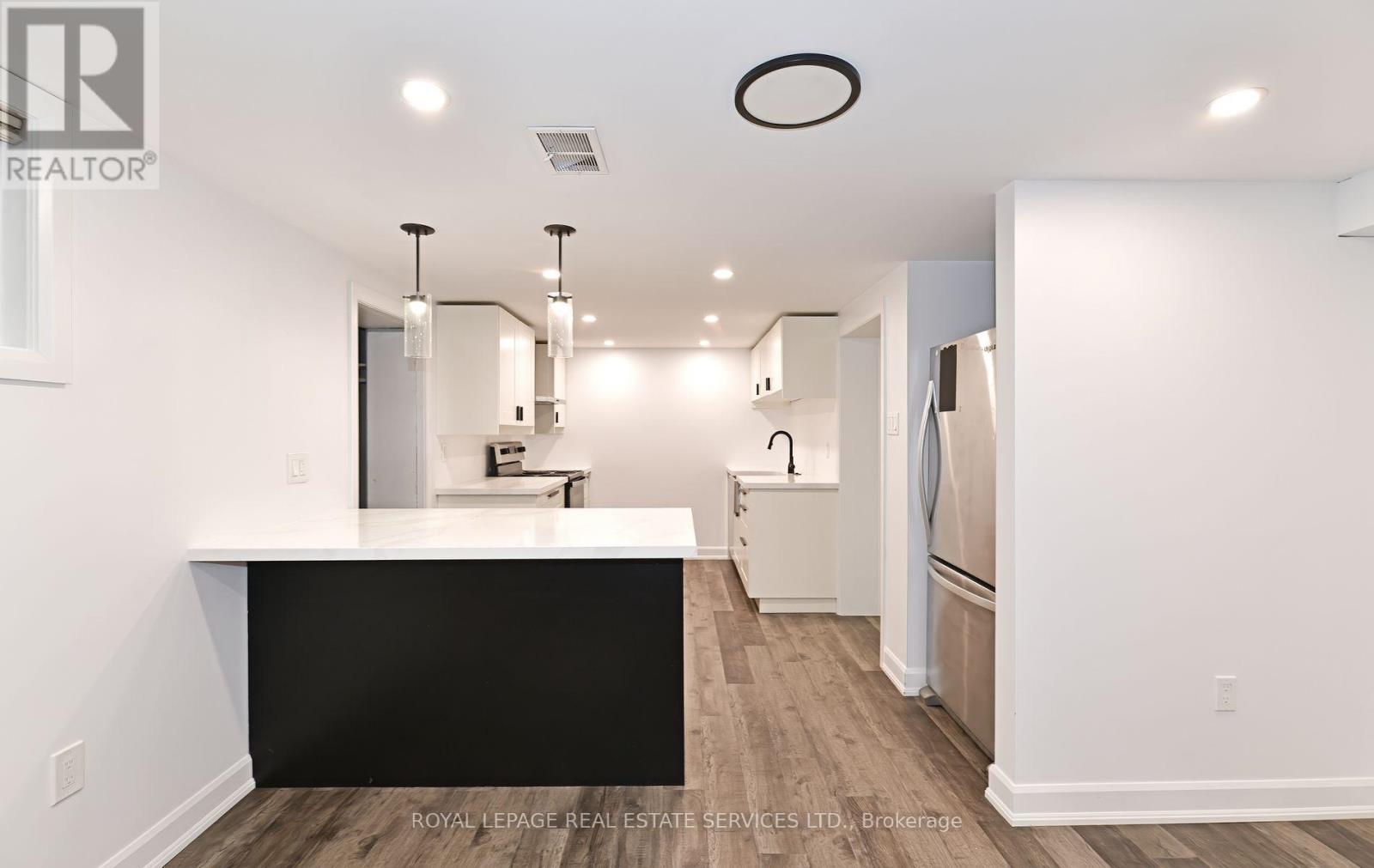 3 Kellogg Street, Toronto, ON - Indoor Photo Showing Kitchen