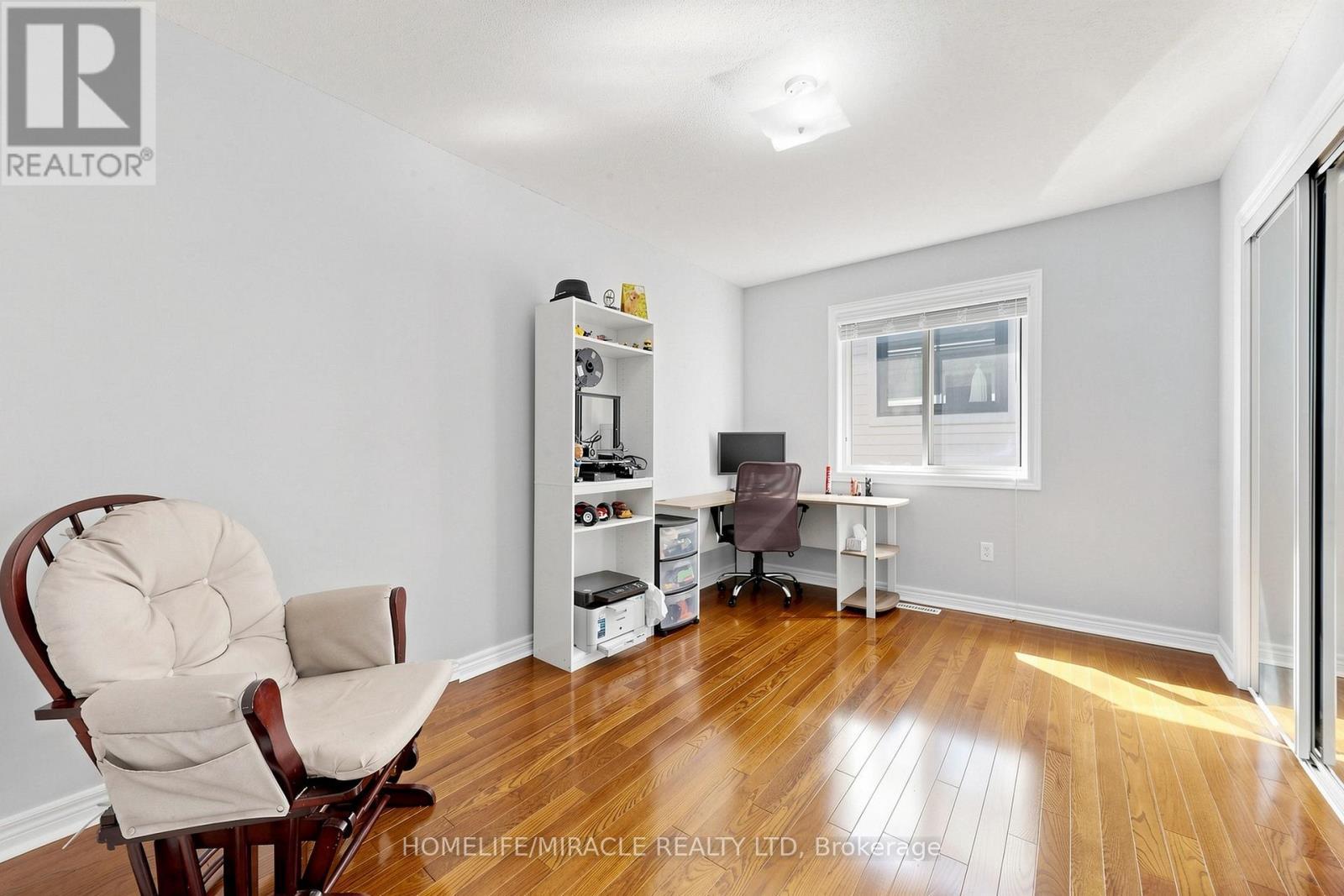 1026 Holdsworth Crescent, Milton, ON - Indoor
