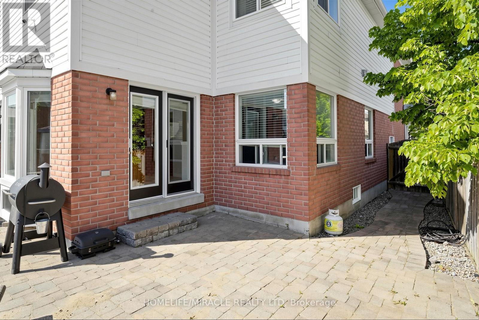 1026 Holdsworth Crescent, Milton, ON - Outdoor With Exterior