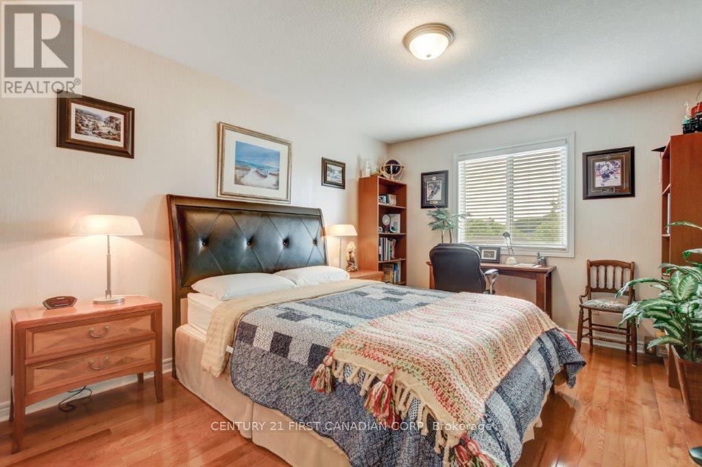 941 Barclay Road, London South (South L), ON - Indoor Photo Showing Bedroom
