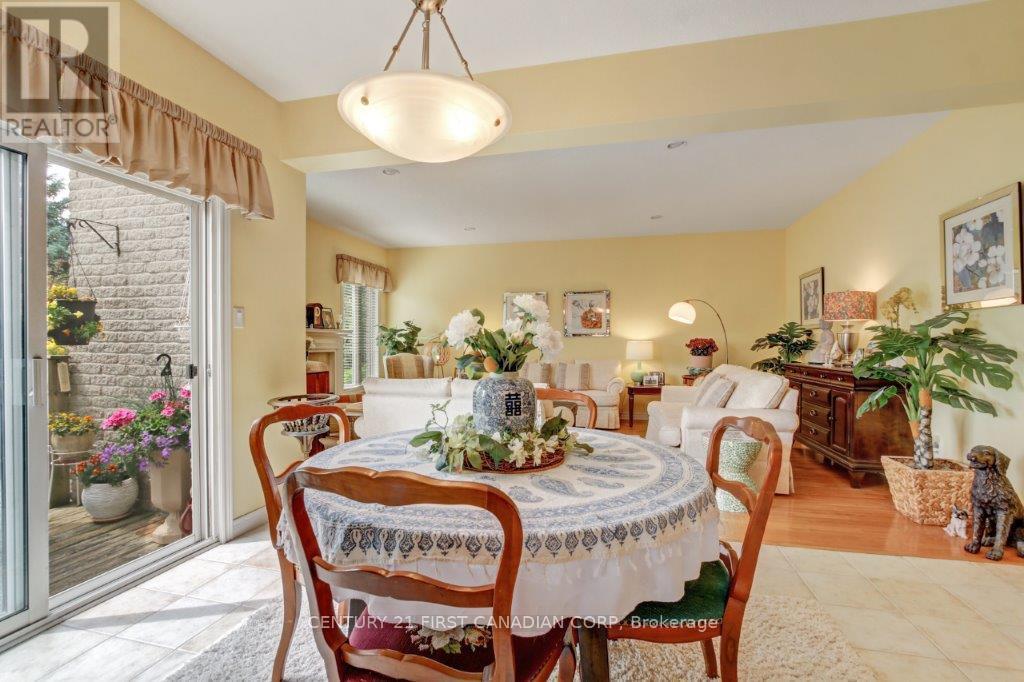 941 Barclay Road, London South (South L), ON - Indoor Photo Showing Dining Room