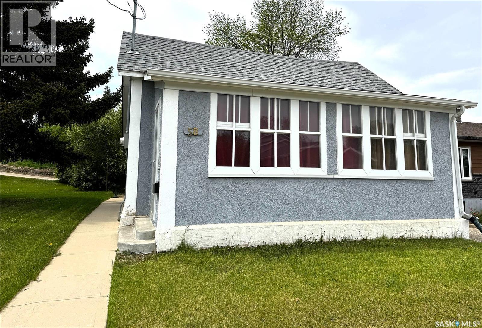 58 10Th Avenue Ne, Swift Current, SK