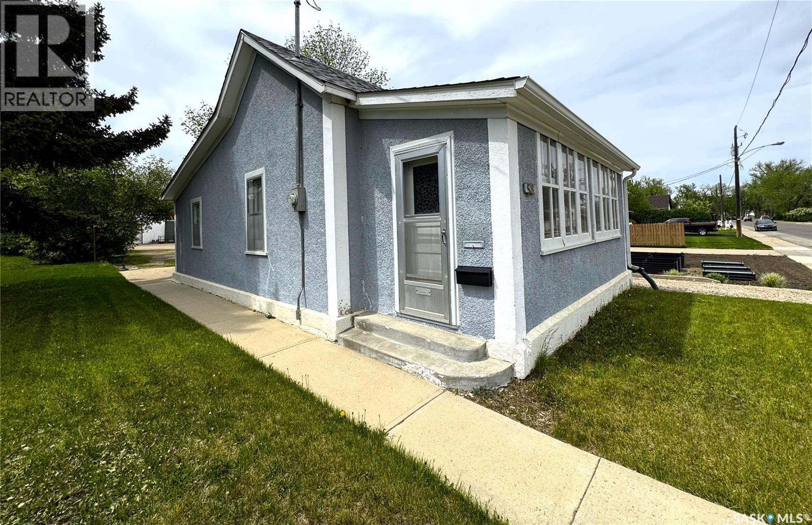 58 10Th Avenue Ne, Swift Current, SK