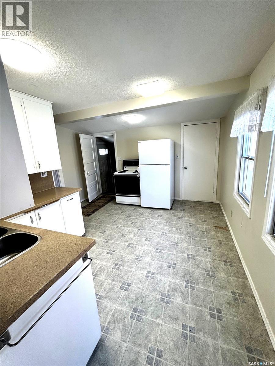 58 10Th Avenue Ne, Swift Current, SK - Indoor