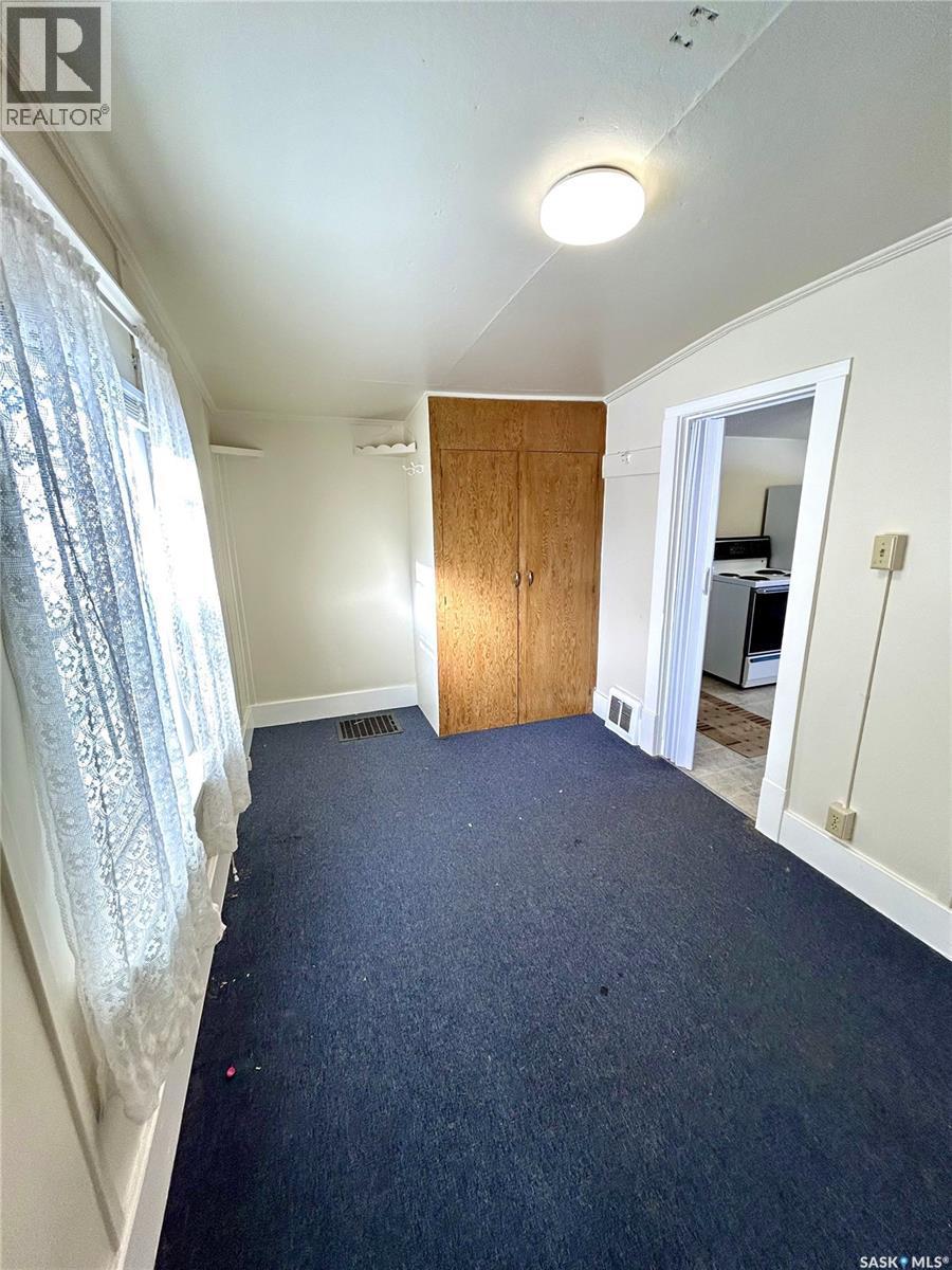 58 10Th Avenue Ne, Swift Current, SK - Indoor