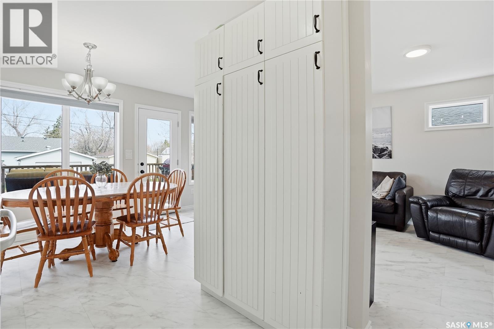 A-B 141 Queen Street, Elbow, SK - Indoor Photo Showing Dining Room