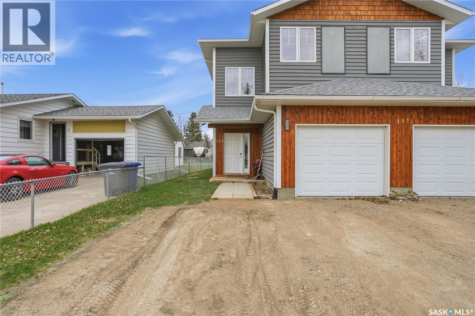A-B 141 Queen Street, Elbow, SK - Outdoor