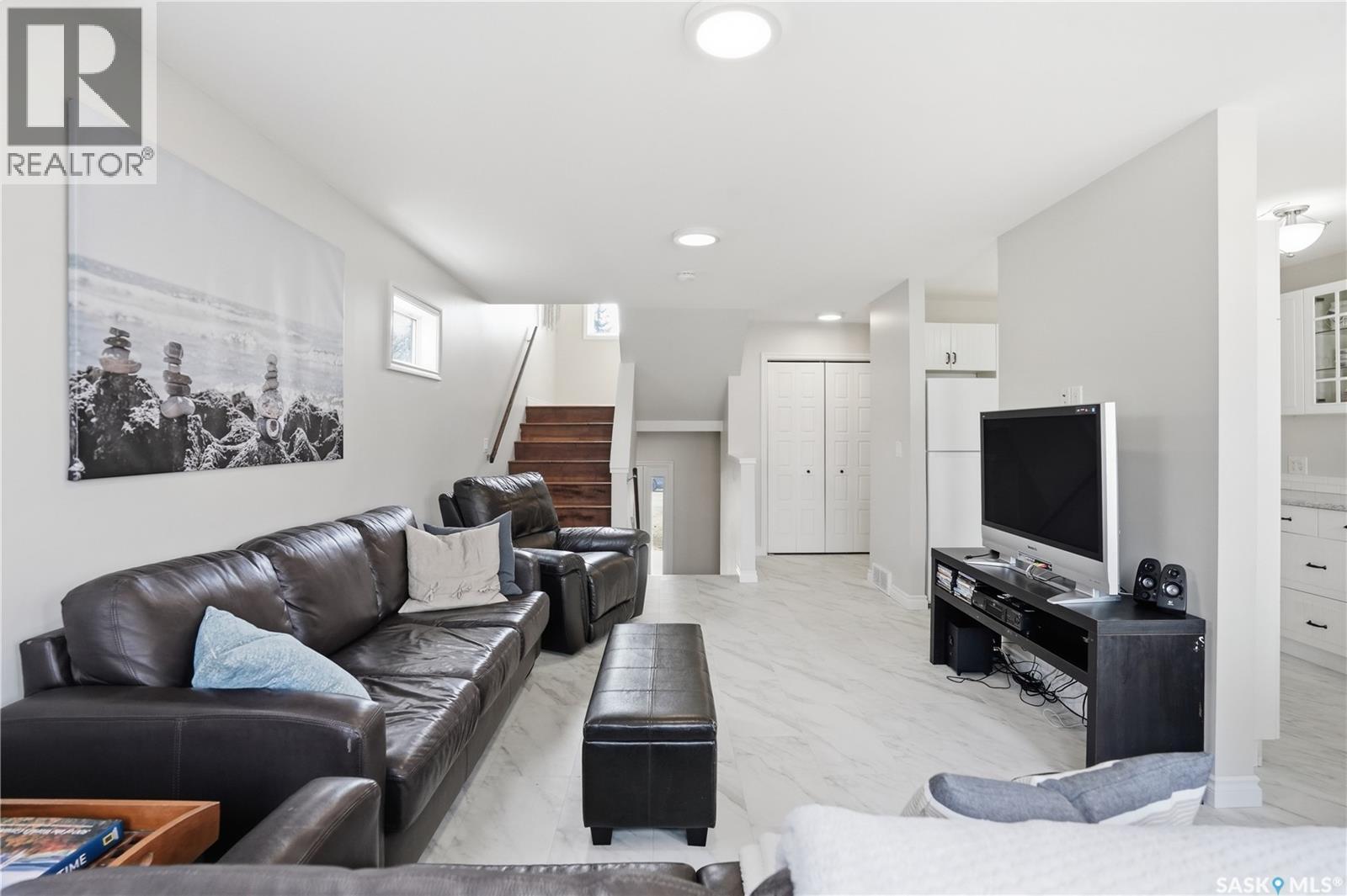 A-B 141 Queen Street, Elbow, SK - Indoor Photo Showing Living Room