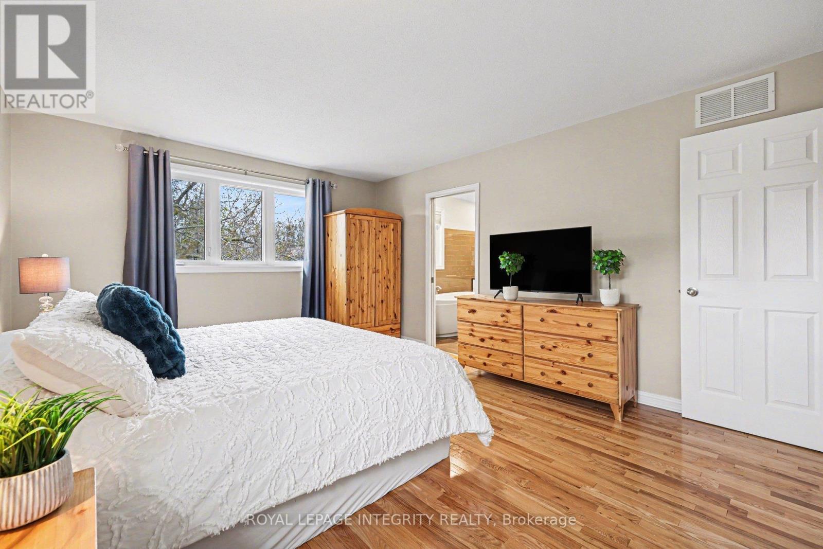 4 Pinecone Trail, Ottawa, ON - Indoor Photo Showing Bedroom