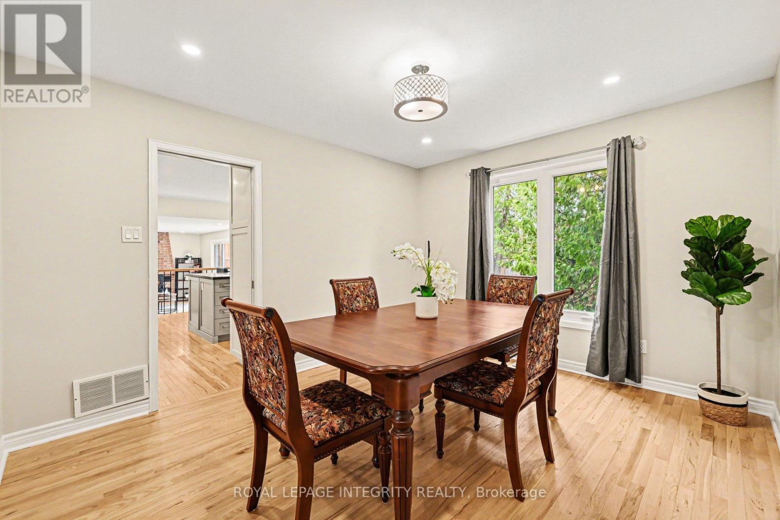 4 Pinecone Trail, Ottawa, ON - Indoor Photo Showing Dining Room