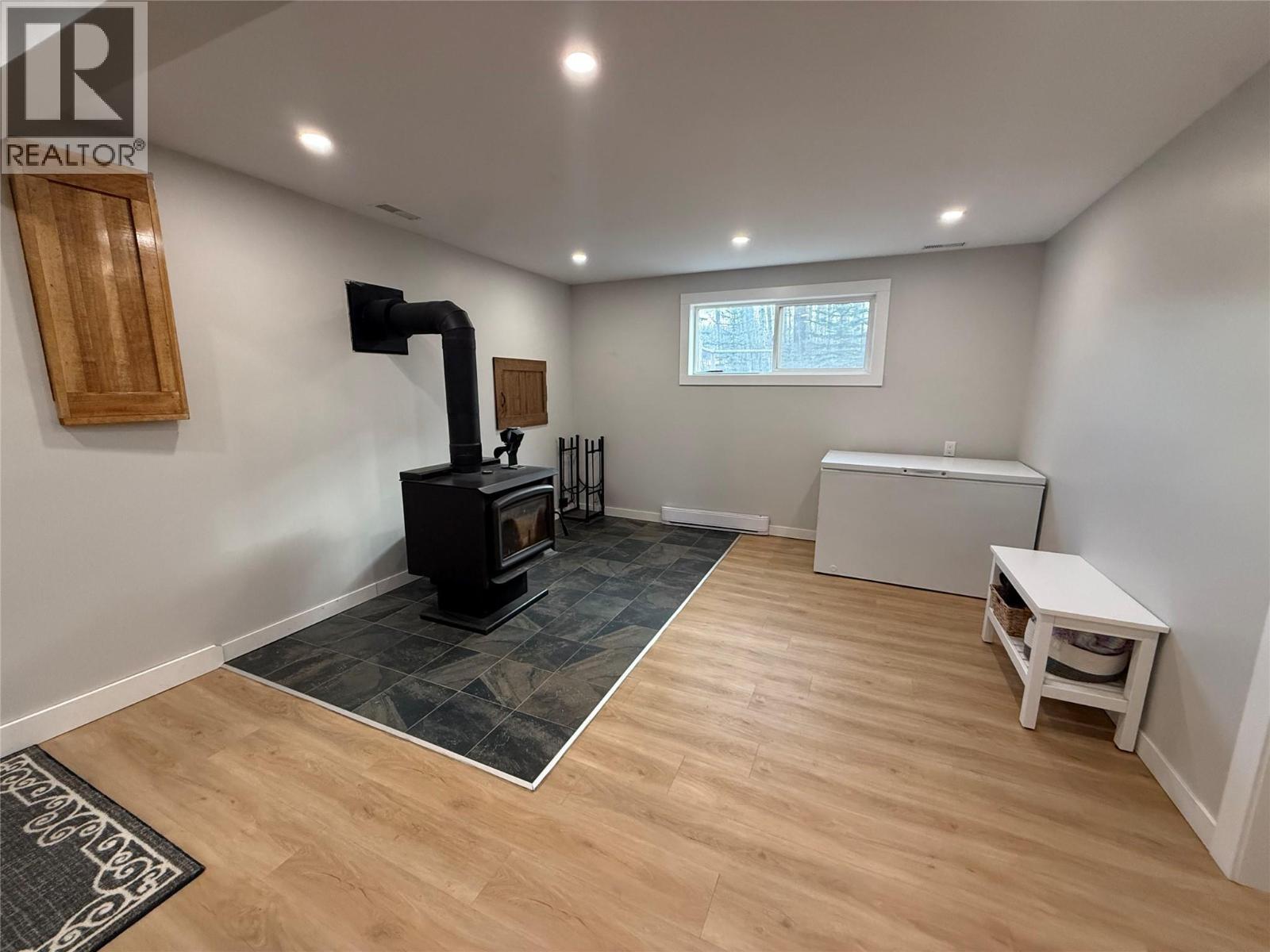 3988 Sweetwater Road, Dawson Creek, BC - Indoor